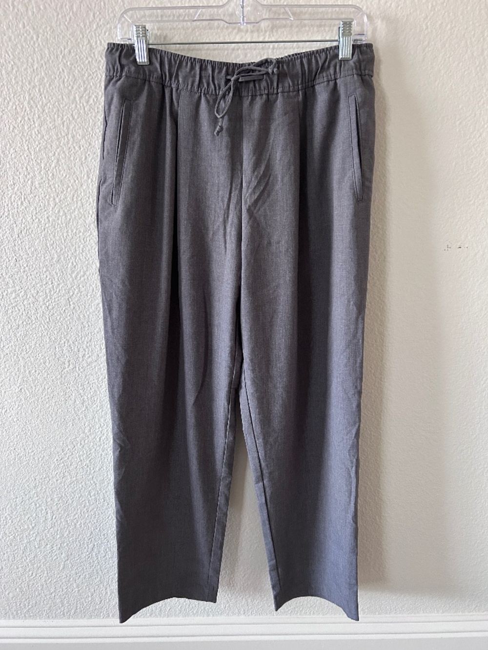 Gray Casual Pants Size Medium by Old Navy